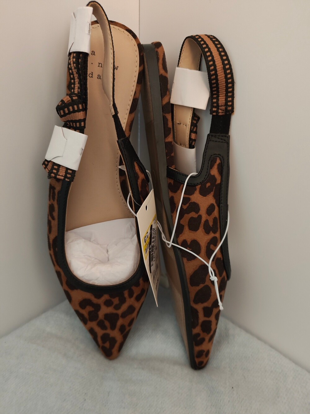 a new day leopard print pointed toe flats shoes size 7 - Brown